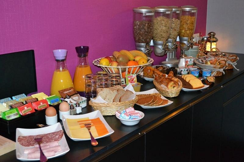 Le petit déjeuner buffet sucré/salé 10 €